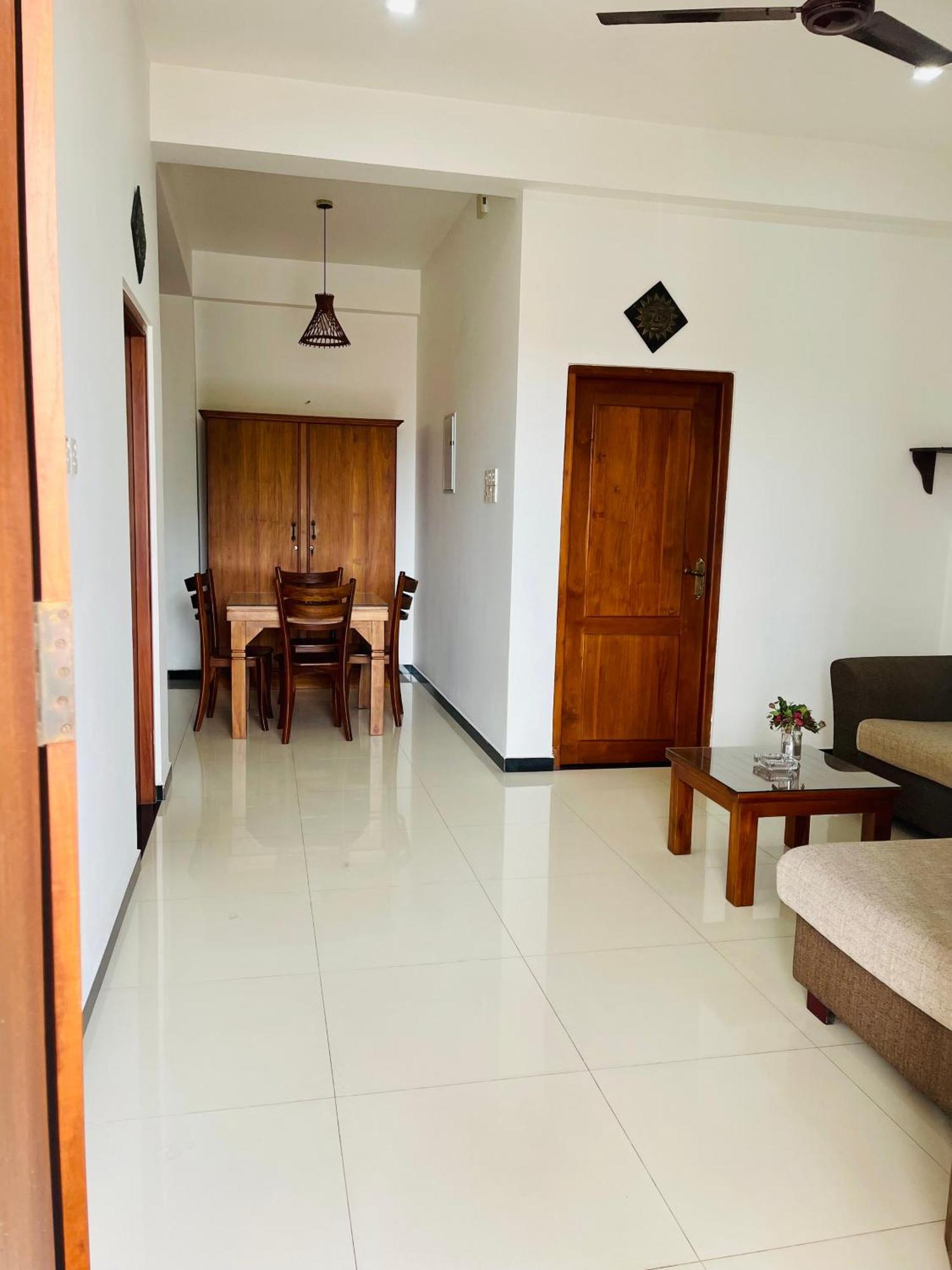 Sand & Surf Guest House Negombo Exterior foto